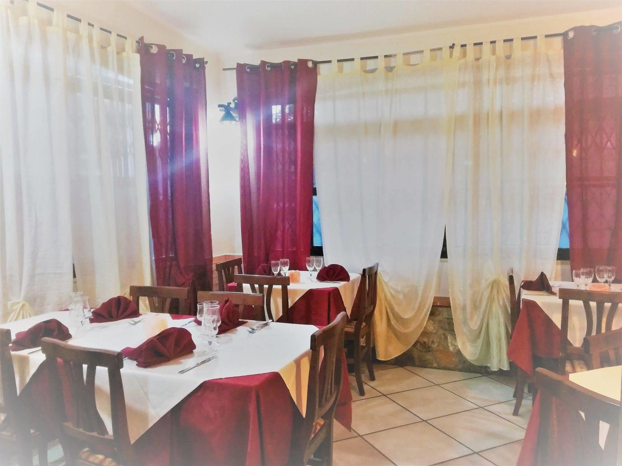 Hotel Ristorante La Mimosa Lamezia Terme Buitenkant foto